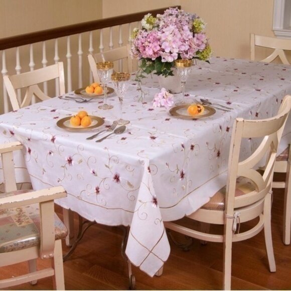 70” x 88” Ivory Floral Embroidery Tablecloth NEW - Picture 1 of 1